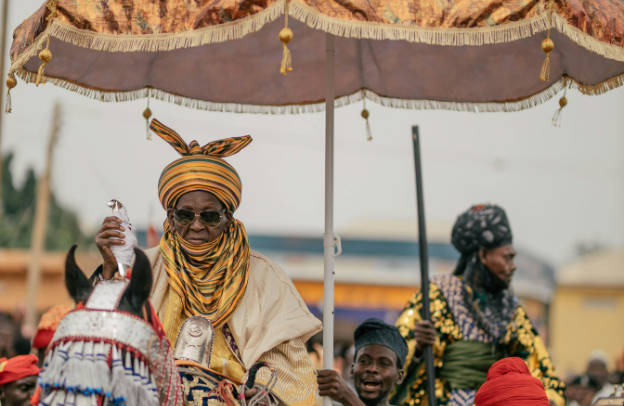 Strengthening Diaspora-Local Relations: How Group Tours Encourage Cultural Exchange